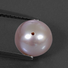 3.57カラットの天然ラベンダーパール（8.11 mm・球体 / ボール）