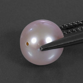 3.57カラットの天然ラベンダーパール（8.11 mm・球体 / ボール）