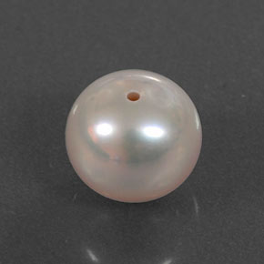 3.22カラットの天然シルバーピンクパール（7.68 mm・球体 / ボール）