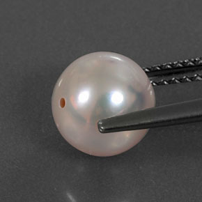 3.22カラットの天然シルバーピンクパール（7.68 mm・球体 / ボール）