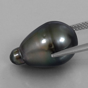 13.94カラットの天然シルバーパール（18.2×11.4 mm・洋梨の形）