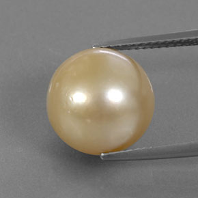 12.37カラットの天然ゴールデンパール（12.07 mm・球体 / ボール）