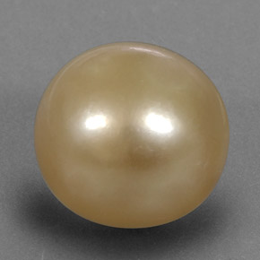 13.35カラットの天然ゴールデンパール（12.06 mm・球体 / ボール）