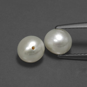 カラットの天然クリームパール（5.87 mm・球体 / ボール）