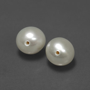 カラットの天然クリームパール（5.87 mm・球体 / ボール）