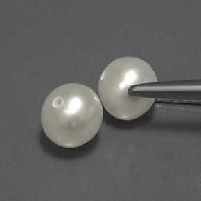 カラットの天然クリームパール（6.04 mm・球体 / ボール）