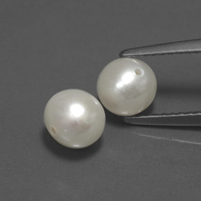 カラットの天然クリームパール（5.60 mm・球体 / ボール）