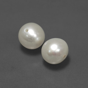 カラットの天然クリームパール（5.60 mm・球体 / ボール）