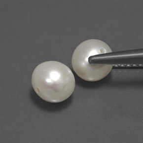 カラットの天然クリームパール（5.60 mm・球体 / ボール）