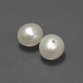 カラットの天然クリームパール（5.81 mm・球体 / ボール）