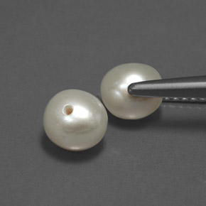 カラットの天然クリームパール（5.81 mm・球体 / ボール）