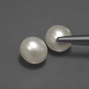 カラットの天然クリームパール（6.07 mm・球体 / ボール）