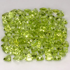 カラットの天然鮮やかな緑ペリドット（4.1×4.1 mm・トリリアント）