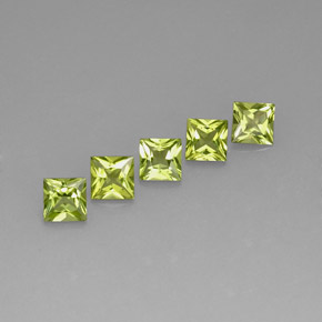 カラットの天然鮮やかな緑ペリドット（5.1×5 mm・四角）