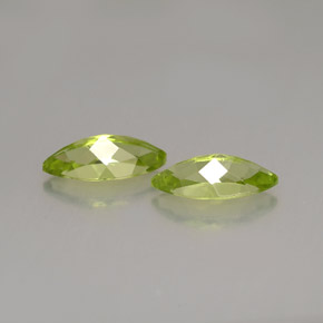 カラットの天然鮮やかな緑ペリドット（10×4.8 mm・マーキス）