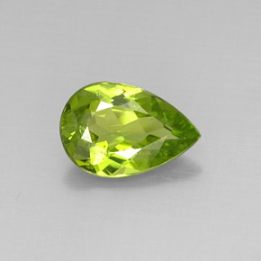 2.85カラットの天然鮮やかな緑ペリドット（11.9×8 mm・洋梨の形）