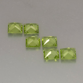 カラットの天然鮮やかな緑ペリドット（5.1×5 mm・四角）