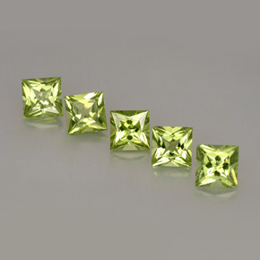 カラットの天然鮮やかな緑ペリドット（5×4.9 mm・四角）