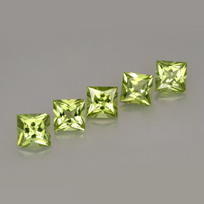 カラットの天然鮮やかな緑ペリドット（5×4.9 mm・四角）