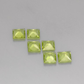 カラットの天然鮮やかな緑ペリドット（5.2×5.1 mm・四角）