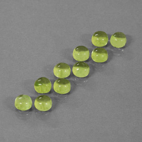 カラットの天然鮮やかな緑ペリドット（4.08 mm・ラウンドカット）