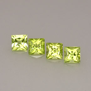 カラットの天然鮮やかな緑ペリドット（5×5 mm・四角）