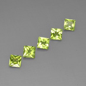 カラットの天然鮮やかな緑ペリドット（5×4.9 mm・四角）