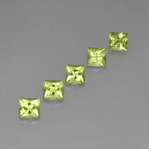 カラットの天然鮮やかな緑ペリドット（5.1×5 mm・四角）