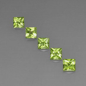 カラットの天然鮮やかな緑ペリドット（5×5 mm・四角）