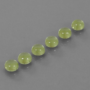 カラットの天然鮮やかな緑ペリドット（4.15 mm・ラウンドカット）