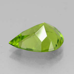 4.02カラットの天然鮮やかな緑ペリドット（12.9×9.9 mm・洋梨の形）