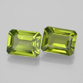 カラットの天然鮮やかな緑ペリドット（9×7 mm・エメラルドカット）