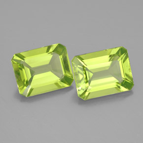 カラットの天然鮮やかな緑ペリドット（9×7 mm・エメラルドカット）