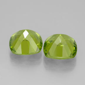 カラットの天然鮮やかな緑ペリドット（8.7×8.6 mm・クッションカット）