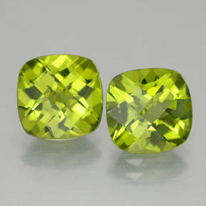 カラットの天然鮮やかな緑ペリドット（8.9×8.8 mm・クッションカット）
