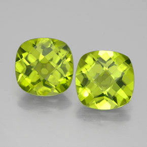 カラットの天然鮮やかな緑ペリドット（8.8×8.7 mm・クッションカット）
