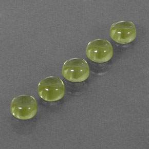 カラットの天然鮮やかな緑ペリドット（4.10 mm・ラウンドカット）