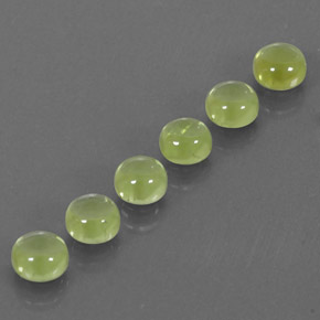カラットの天然鮮やかな緑ペリドット（4.16 mm・ラウンドカット）