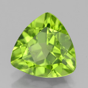 2.45カラットの天然鮮やかな緑ペリドット（9.1×9.1 mm・トリリアント）