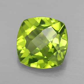 2.50カラットの天然鮮やかな緑ペリドット（8.6×8.6 mm・クッションカット）