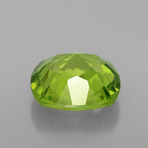 2.50カラットの天然鮮やかな緑ペリドット（8.6×8.6 mm・クッションカット）