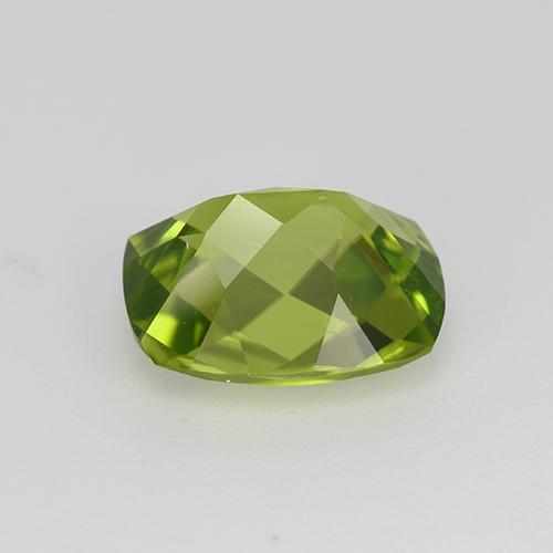 2.94カラットの天然ライト鮮やかな緑ペリドット（9.9×8 mm・クッションカット）