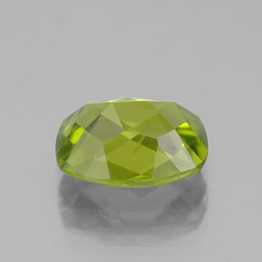 2.50カラットの天然ライブリー黄色がかった緑ペリドット（9.6×7.5 mm・クッションカット）