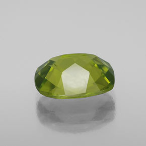 2.88カラットの天然鮮やかな緑ペリドット（10×8 mm・クッションカット）