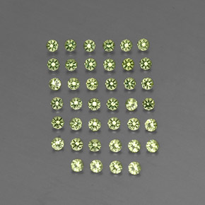 カラットの天然鮮やかな緑ペリドット（2.02 mm・ラウンドカット）