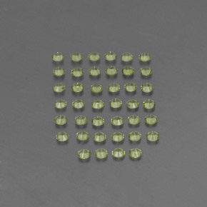 カラットの天然鮮やかな緑ペリドット（2.02 mm・ラウンドカット）