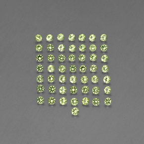 カラットの天然鮮やかな緑ペリドット（2.15 mm・ラウンドカット）