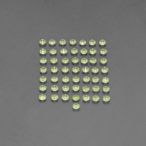 カラットの天然鮮やかな緑ペリドット（2.15 mm・ラウンドカット）