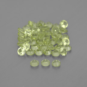カラットの天然鮮やかな緑ペリドット（2.15 mm・ラウンドカット）