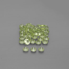 カラットの天然鮮やかな緑ペリドット（2.01 mm・ラウンドカット）
